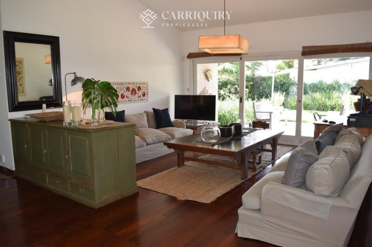 Casa ID.4055/Casas-en-Alquiler--Carriquiry--Propiedades - Casa en venta Cantegril 4 dormitorios