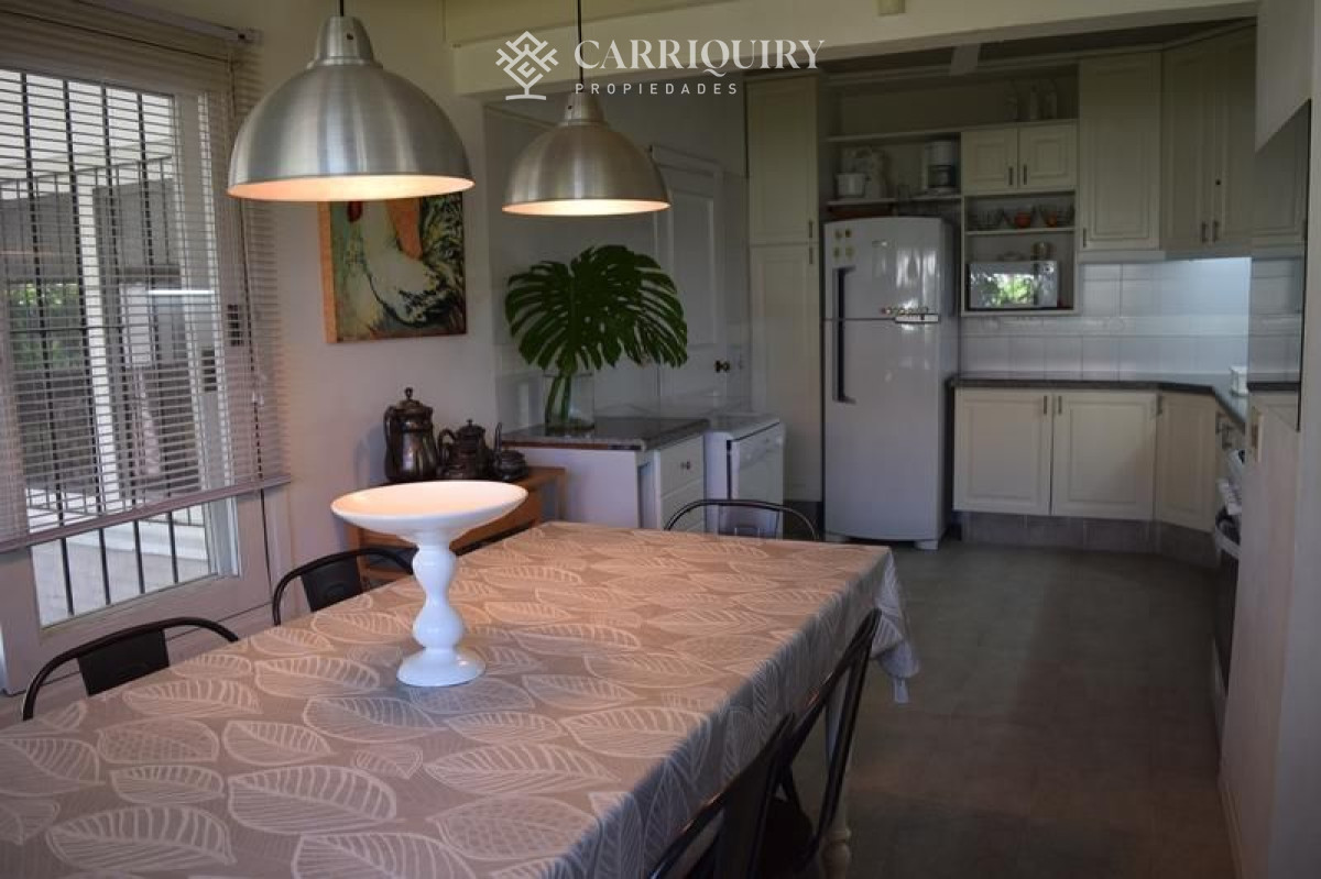 Casa ID.4055/Casas-en-Alquiler--Carriquiry--Propiedades - Casa en venta Cantegril 4 dormitorios