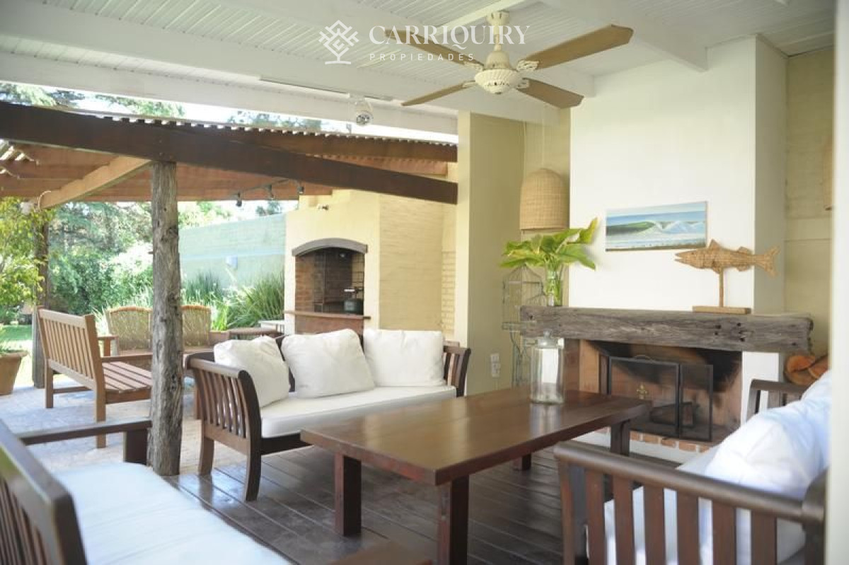 Casa ID.4055/Casas-en-Alquiler--Carriquiry--Propiedades - Casa en venta Cantegril 4 dormitorios