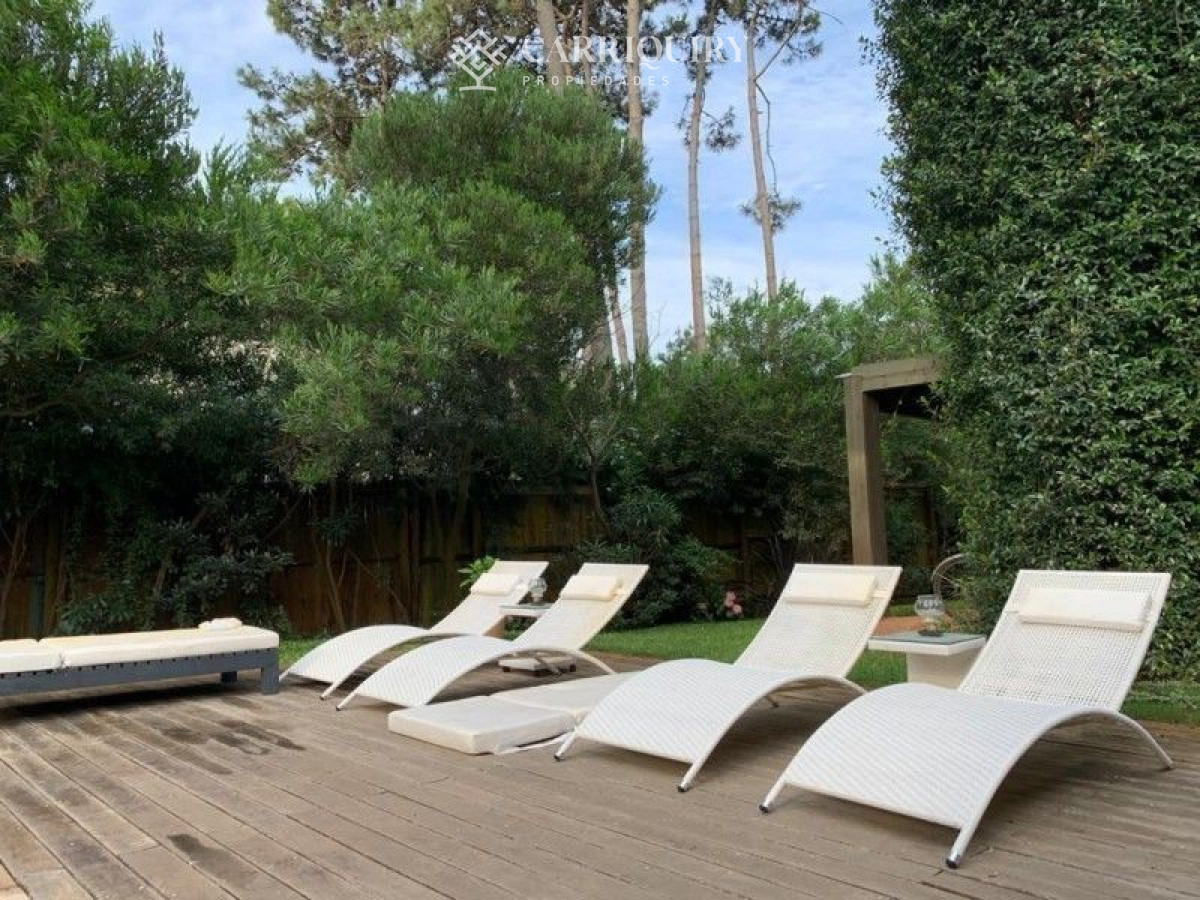 Casa ID.4174/Casa-en-venta-La-Barra-5-dormitorios - Casa en alquiler temporario La Barra 4 dormitorios