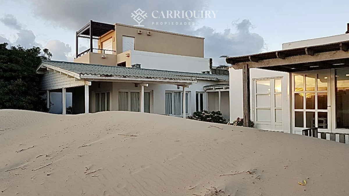 Casa ID.4265/Casa-en-alquiler-temporario-La-Barra-4-dormitorios - Casa en venta La Barra 6 dormitorios