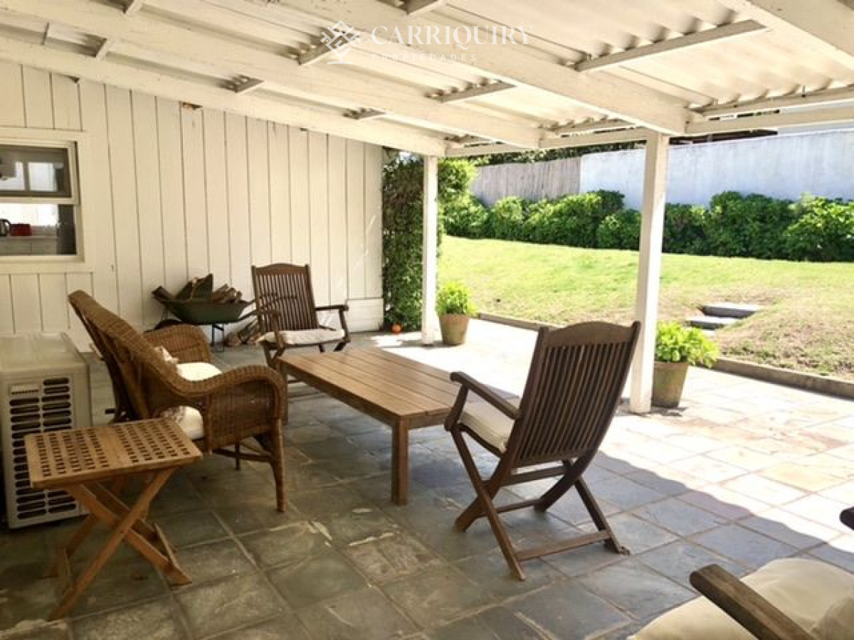 Casa ID.4265/Casa-en-alquiler-temporario-La-Barra-4-dormitorios - Casa en venta La Barra 6 dormitorios