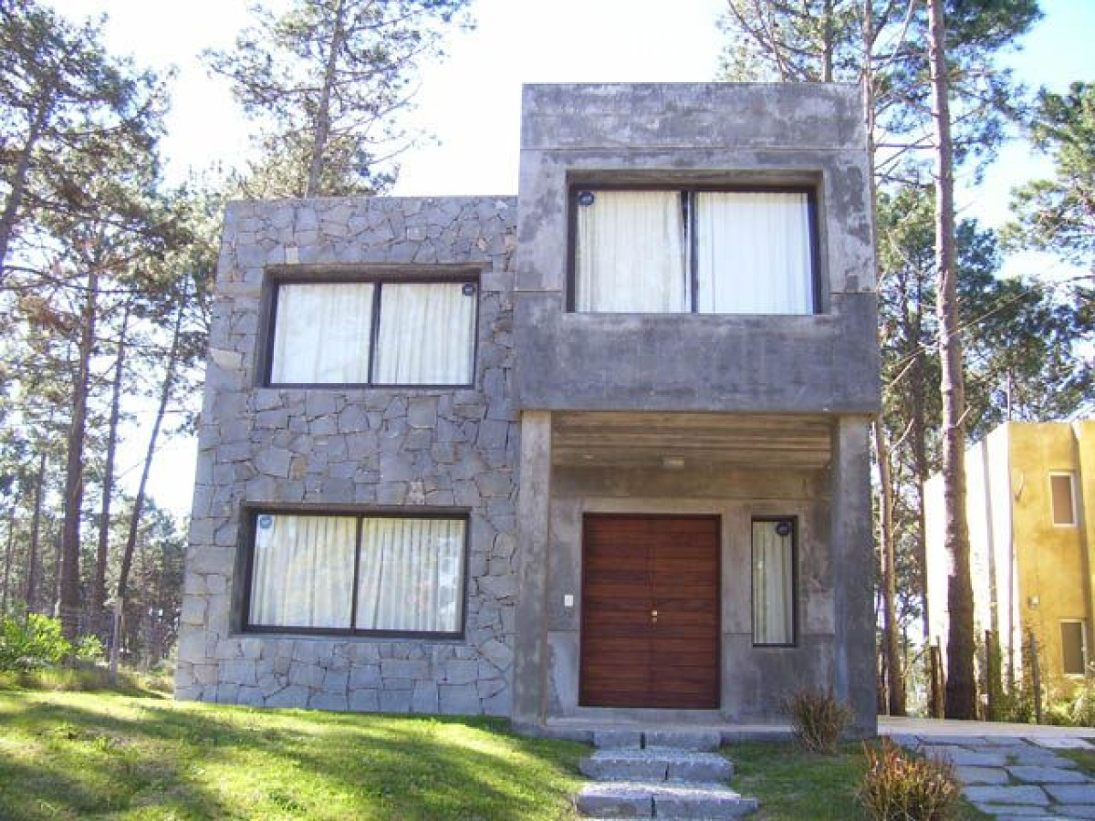 Casa ID.4278/Casa-en-venta-La-Barra-6-dormitorios - Alquiler temporario de Casa 3 DORMITORIOS en La Barra, Punta del Este.