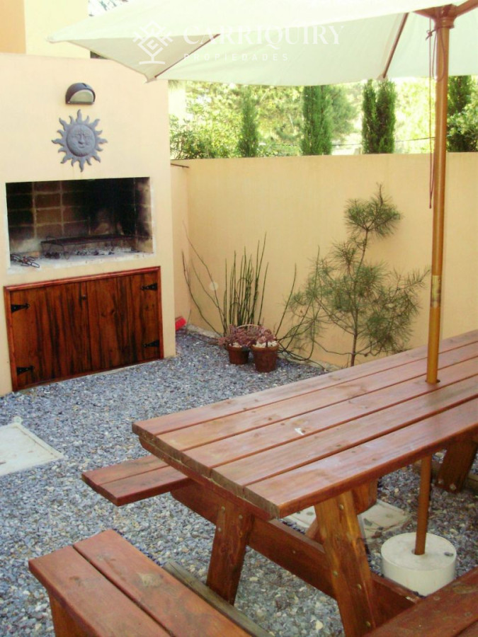 Casa ID.4488/Casa-en-venta-Lugano-5-dormitorios - Alquiler temporario de Casa 3 DORMITORIOS en Manantiales, Punta del Este