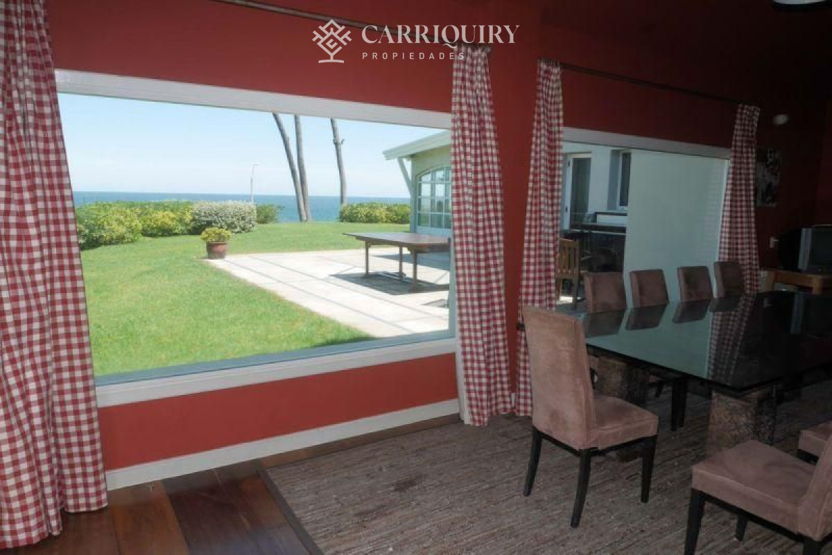 Casa ID.690/Casa-en-alquiler-temporario-en-Pinares,-Playa-Mansa-5-dormitorios - Alquiler temporario Casa 8 DORMITORIOS en Pinares, Punta del Este.