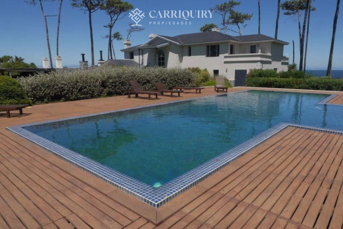 Casa ID.690/Casa-en-alquiler-temporario-en-Pinares,-Playa-Mansa-5-dormitorios - Alquiler temporario Casa 8 DORMITORIOS en Pinares, Punta del Este.