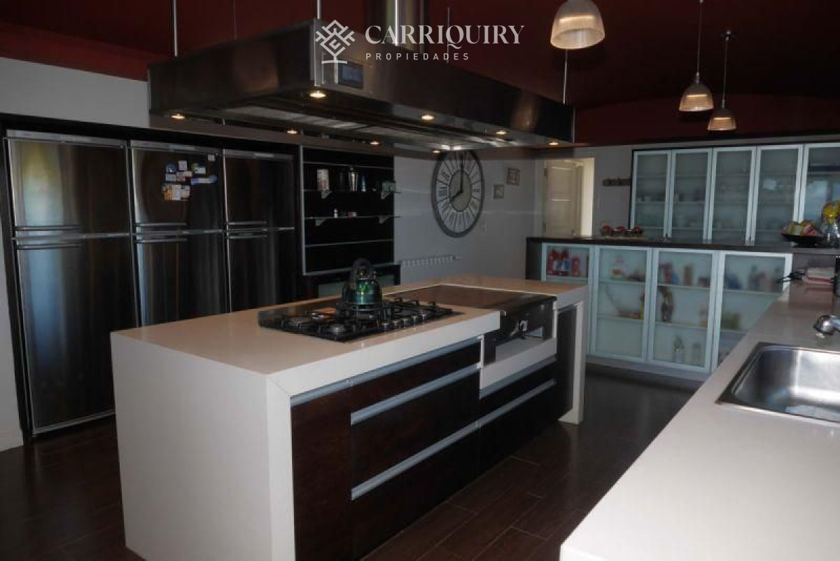 Casa ID.690/Casa-en-alquiler-temporario-en-Pinares,-Playa-Mansa-5-dormitorios - Alquiler temporario Casa 8 DORMITORIOS en Pinares, Punta del Este.