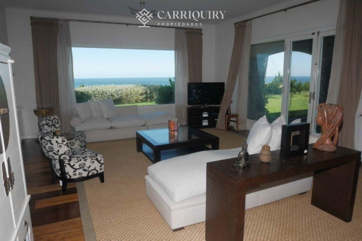 Casa ID.690/Casa-en-alquiler-temporario-en-Pinares,-Playa-Mansa-5-dormitorios - Alquiler temporario Casa 8 DORMITORIOS en Pinares, Punta del Este.