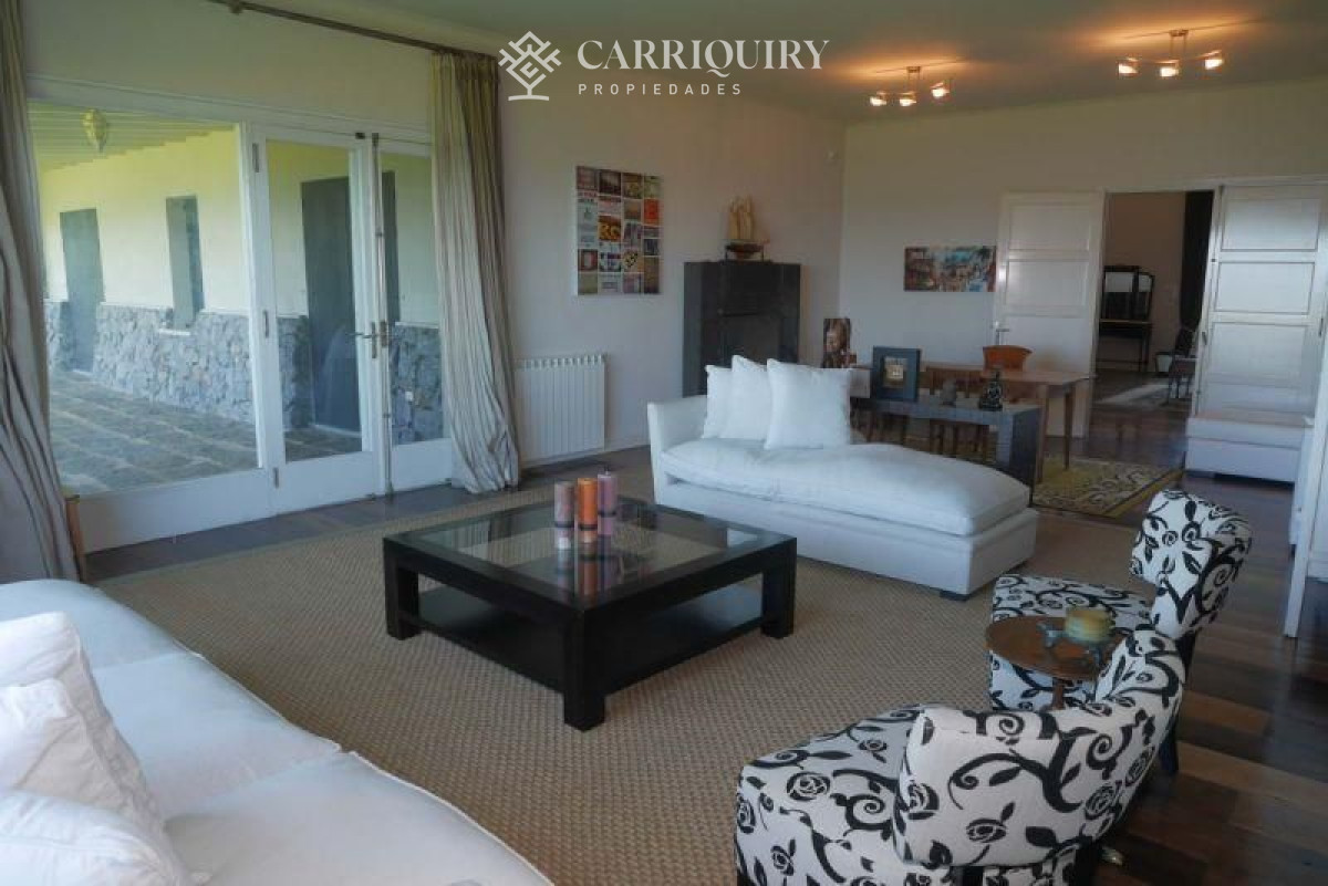 Casa ID.690/Casa-en-alquiler-temporario-en-Pinares,-Playa-Mansa-5-dormitorios - Alquiler temporario Casa 8 DORMITORIOS en Pinares, Punta del Este.