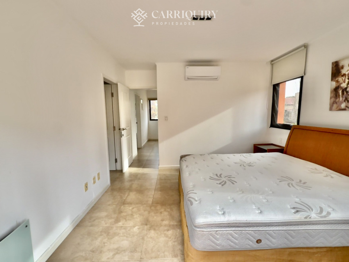 Casa ID.10200/Chalet-en-Pinares- - Alquiler Anual Casa minimalista en Barrio Privado Parque Pinares**