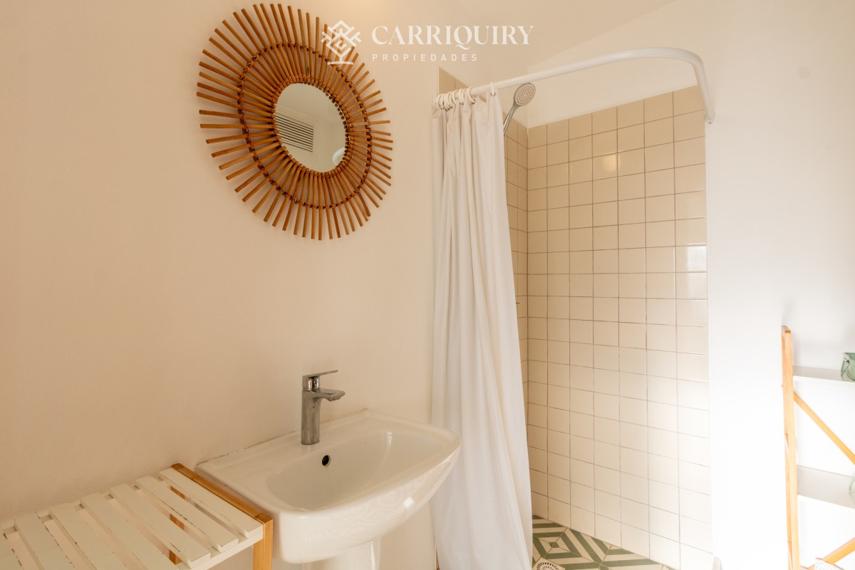 Casa ID.8230 - Casa en alquiler en playa mansa - Punta del Este. 3 dormitorios y servicio