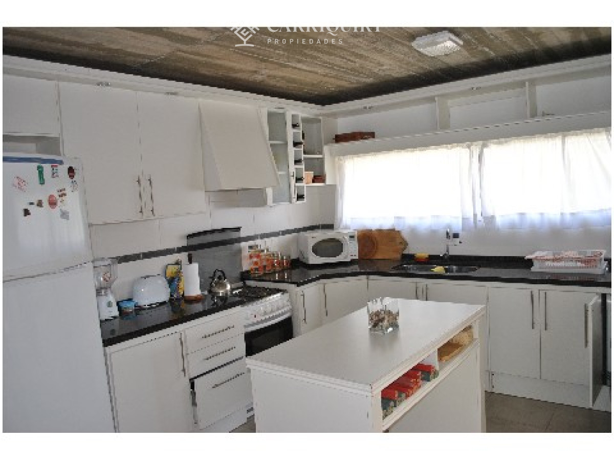 Casa ID.8122/Alquiler-de-casa-en-Manantiales,-Pueblo-Mio.-4-dormitorios,-3-baños-y-pendencia-de-servicio-con-baño - Casa en alquiler de 3 dormitorios y dependencia de servicio. Montoya - La Barra