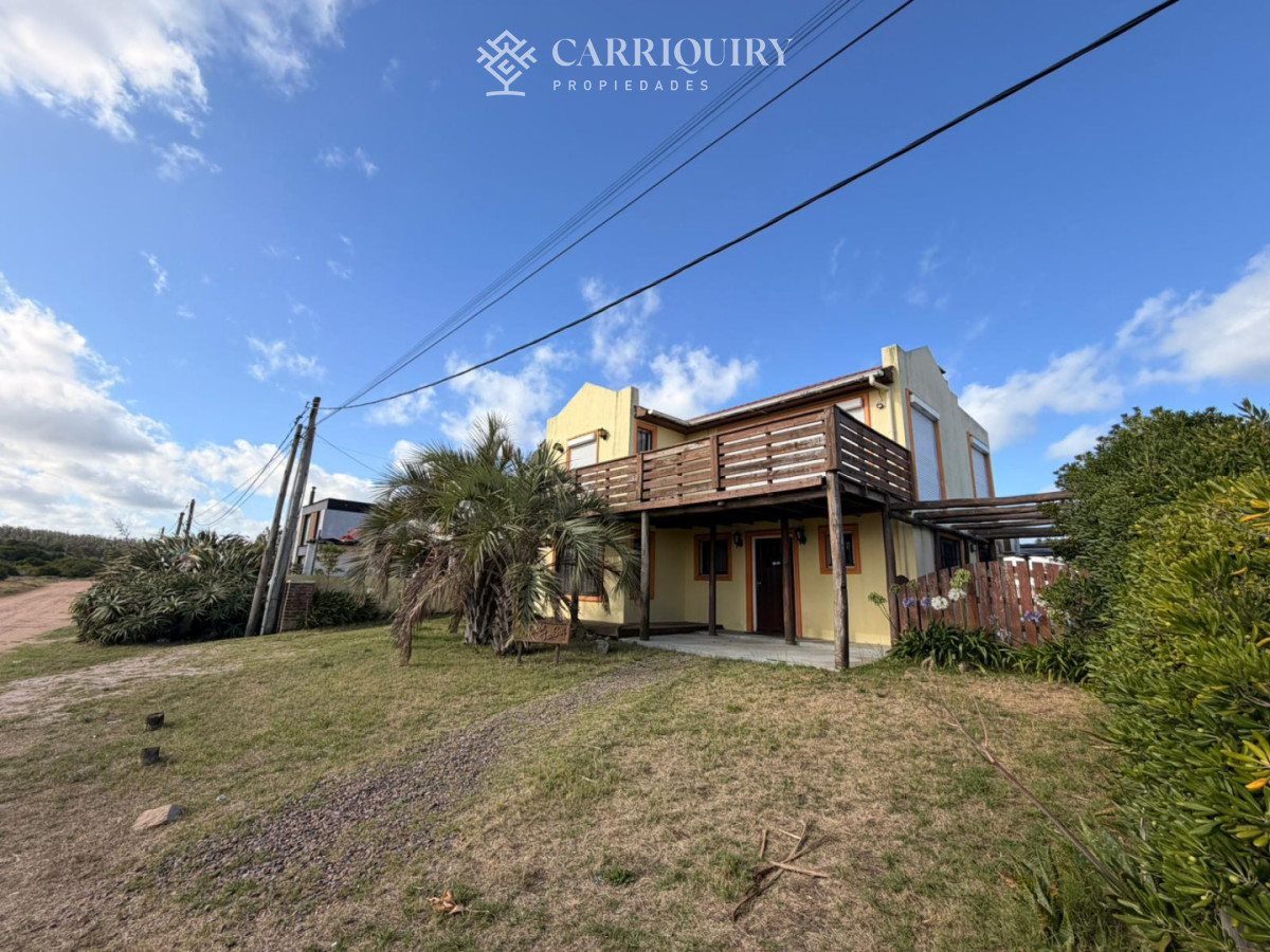 Casa ID.7937/Casa-minimalista-3-dormitorios-en-venta! - Casa con vista al mar