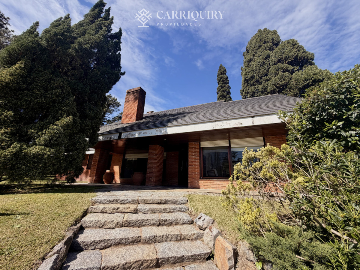 Casa ID.10637 - Casa en Venta en Playa Mansa sobre Avenida Cabildo