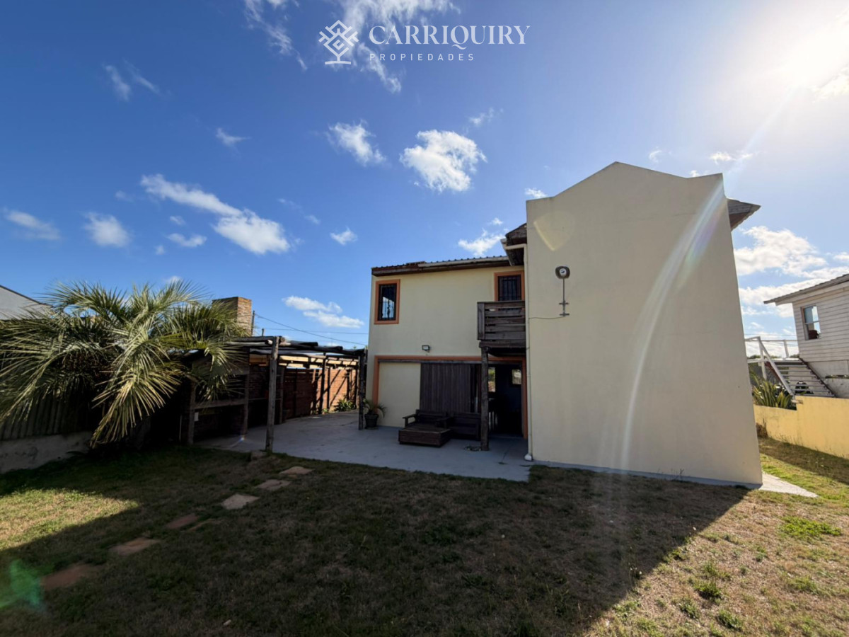 Casa ID.7937/Casa-minimalista-3-dormitorios-en-venta! - Casa con vista al mar
