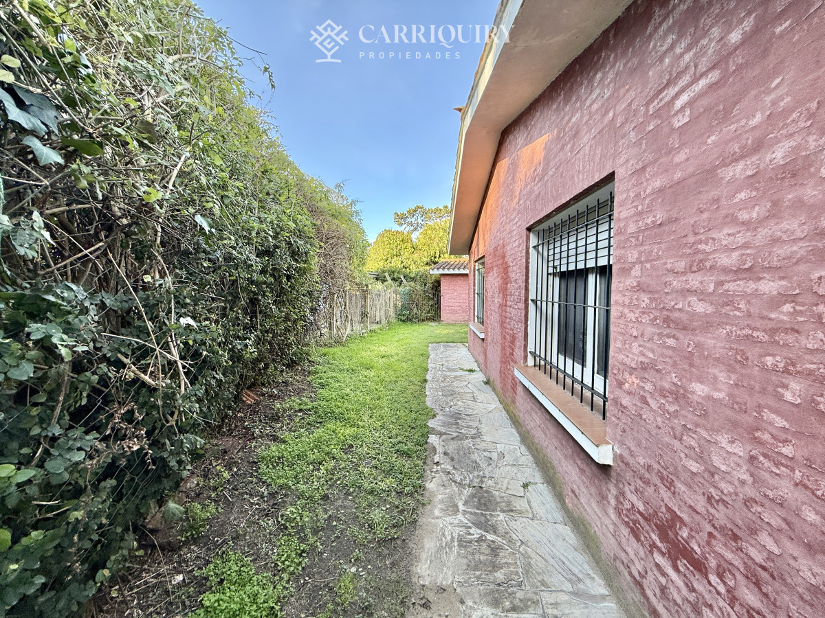 Casa ID.9087 - OPORTUNIDAD CASA EN PLAYA MANSA EN 4 DORMITORIOS ZONA CON POTENCIAL COMERCIAL