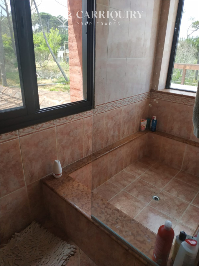 Casa ID.9609/Casa-en-venta-en-Laguna-de-los-Cisnes - CASA EN VENTA LA BARRA 