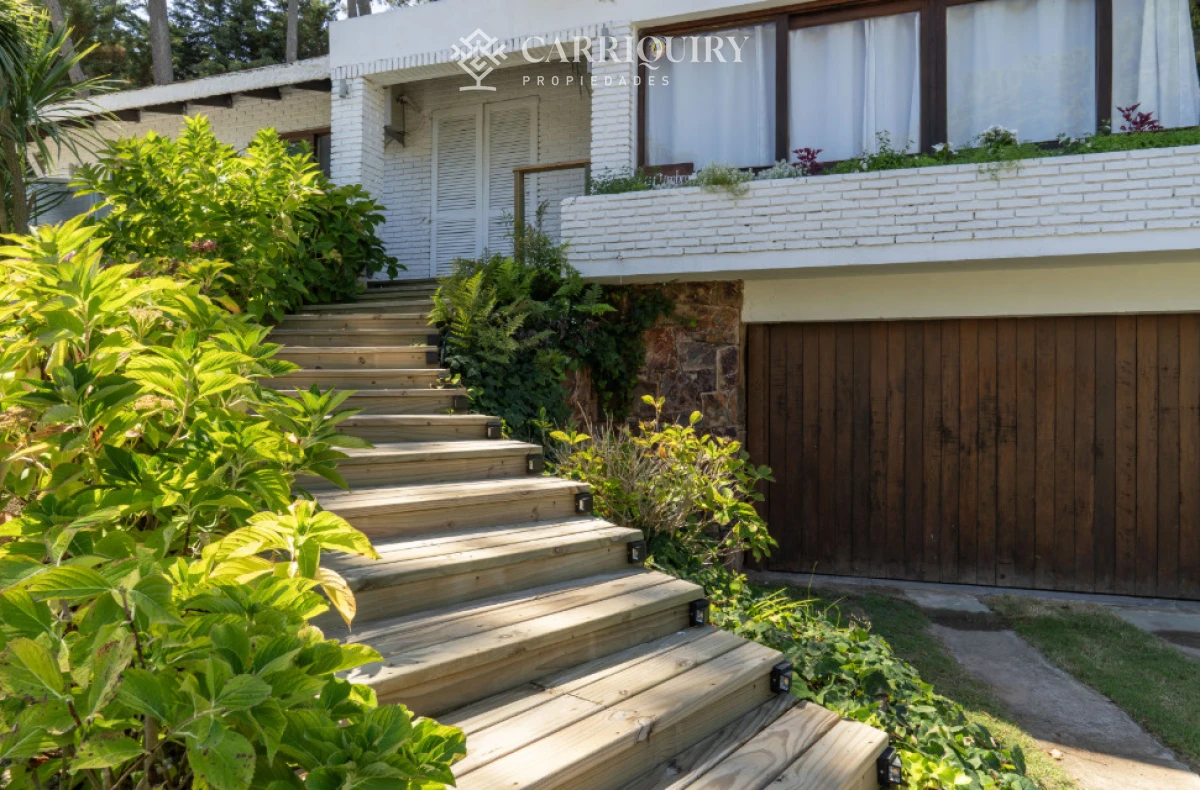 Casa ID.10644 - Exclusiva casa de 4 dormitorios en venta en San Rafael