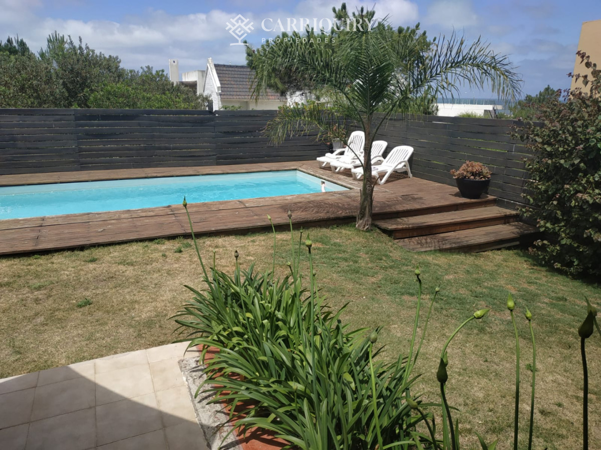 Casa ID.9609/Casa-en-venta-en-Laguna-de-los-Cisnes - CASA EN VENTA LA BARRA 