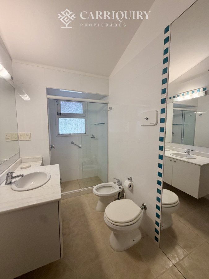 Casa ID.10637 - Casa en Venta en Playa Mansa sobre Avenida Cabildo