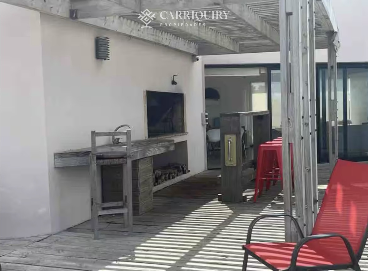 Casa ID.9014 - Casa a la venta en Santa Monica, 3 dormitorios en suite