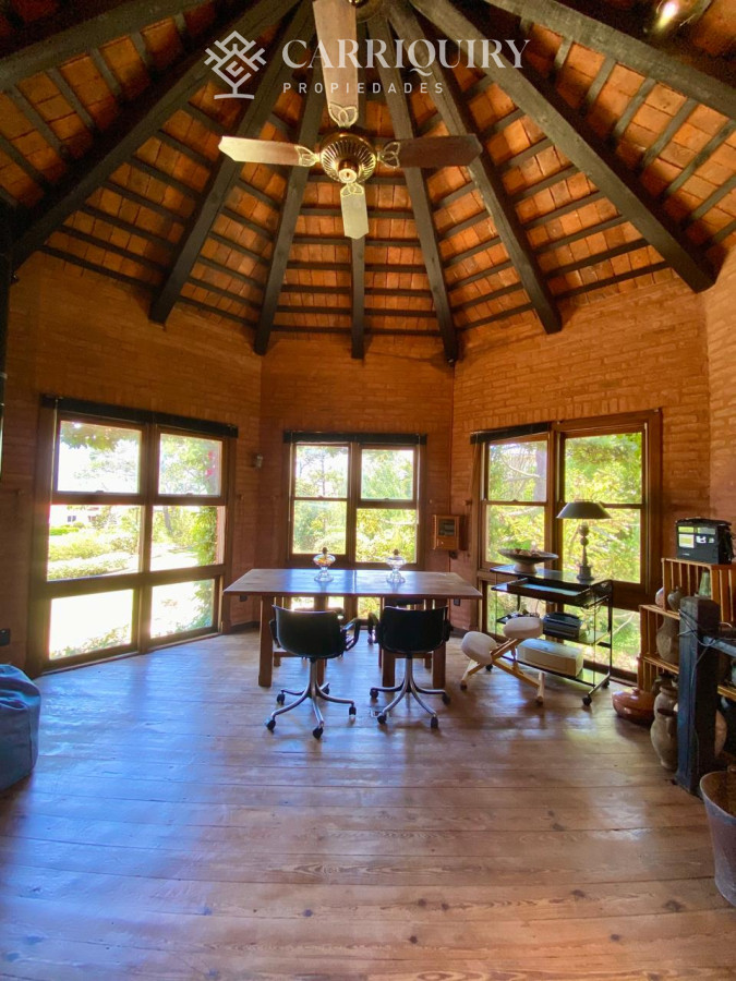Casa ID.9040/Casa-amplia-de-4-dormitorios-en-suite-y-dependencia-de-servicio.-La-Barra--Montoya- - Casa en alquiler 4 dormitorios y dependencia. Piscina climatizada en Montoya