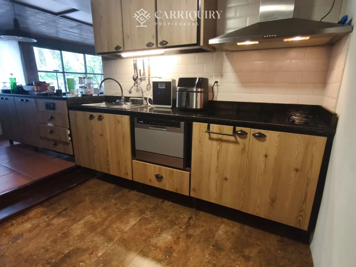 Casa ID.10644 - Exclusiva casa de 4 dormitorios en venta en San Rafael