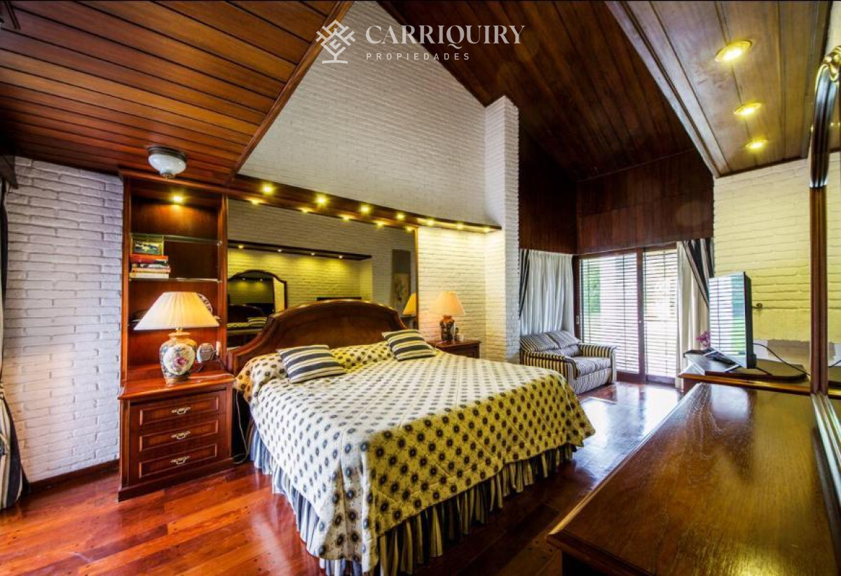 Casa ID.8802 - Excelente casa en venta de 5 dormitorios en Playa Mansa