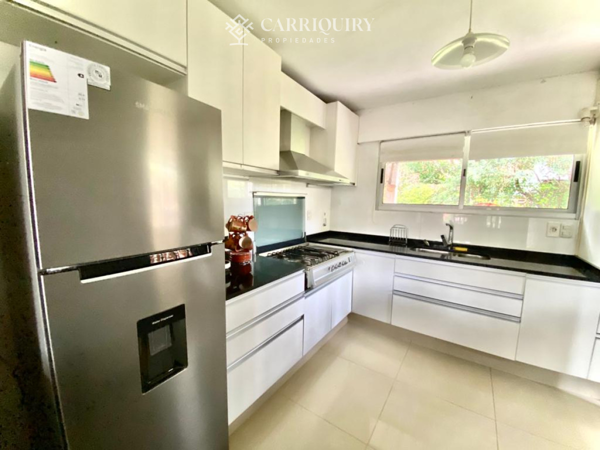 Casa ID.5520/Alquiler-Casa,-5-Dormitorios,-Pueblo-Mío,-Manantiales,-Uruguay - Hermosa casa en alquiler temporario!