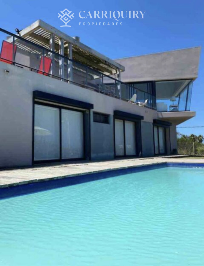 Casa ID.9014 - Casa a la venta en Santa Monica, 3 dormitorios en suite