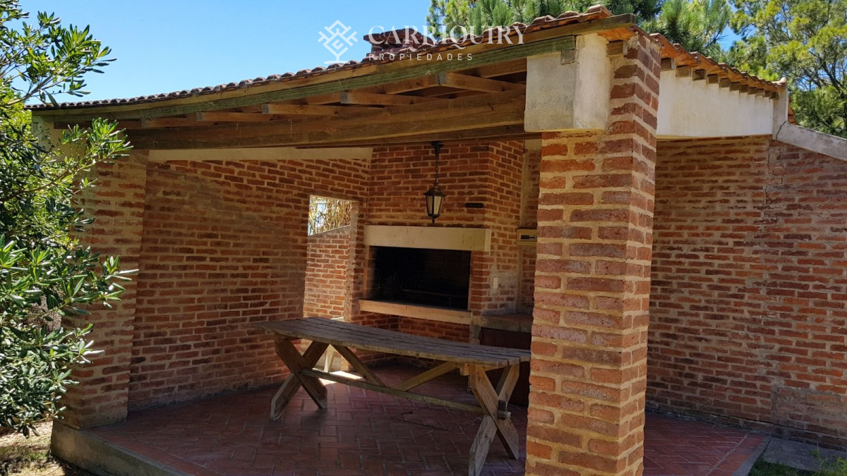 Casa ID.8019/Casa-en-alquiler-2-dormitorios-la-barra - Alquiler casa en La Barra. 5 dormitorios y 4 baños