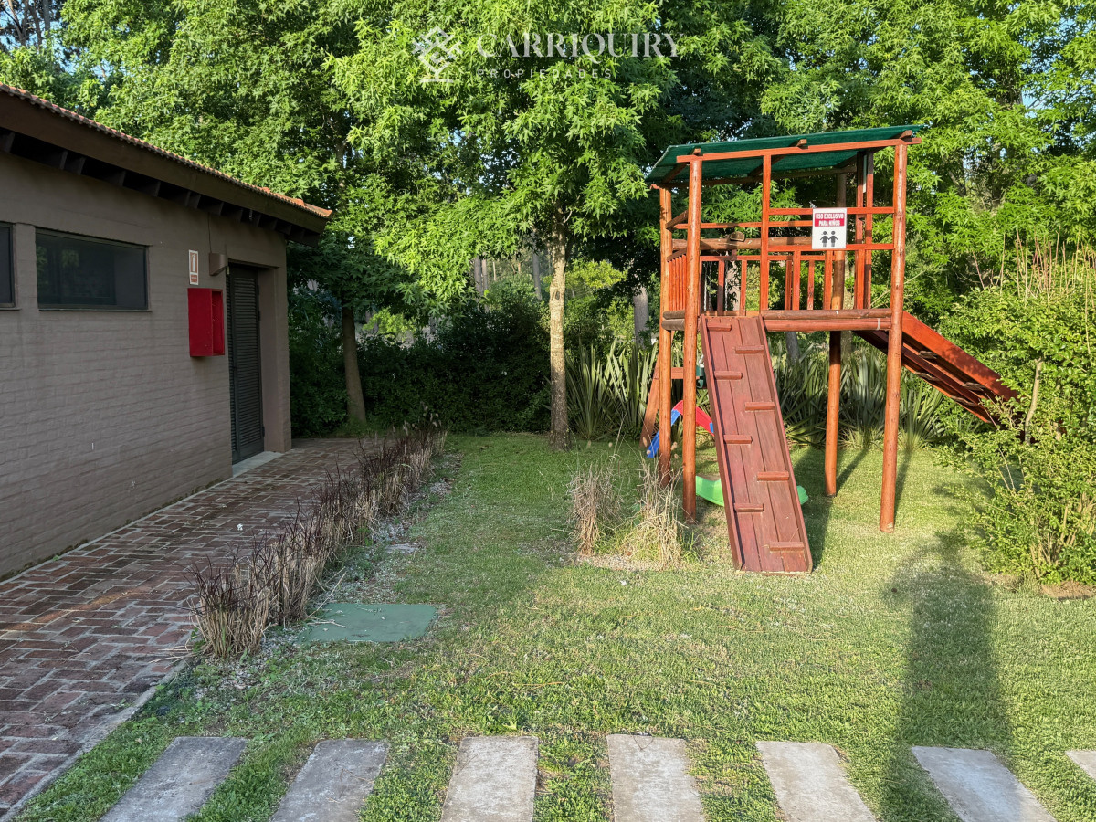 Casa ID.8489/Paradas-Playa-Mansa-Punta-del-este - Alquiler temporario en excelente casa de 2 dormitorios en barrio privado en Pinares