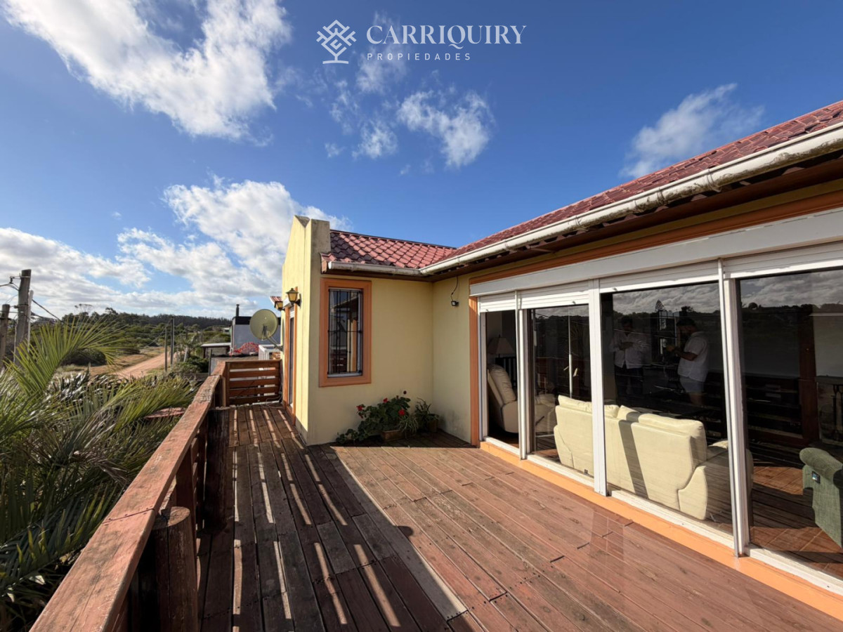 Casa ID.7937/Casa-minimalista-3-dormitorios-en-venta! - Casa con vista al mar