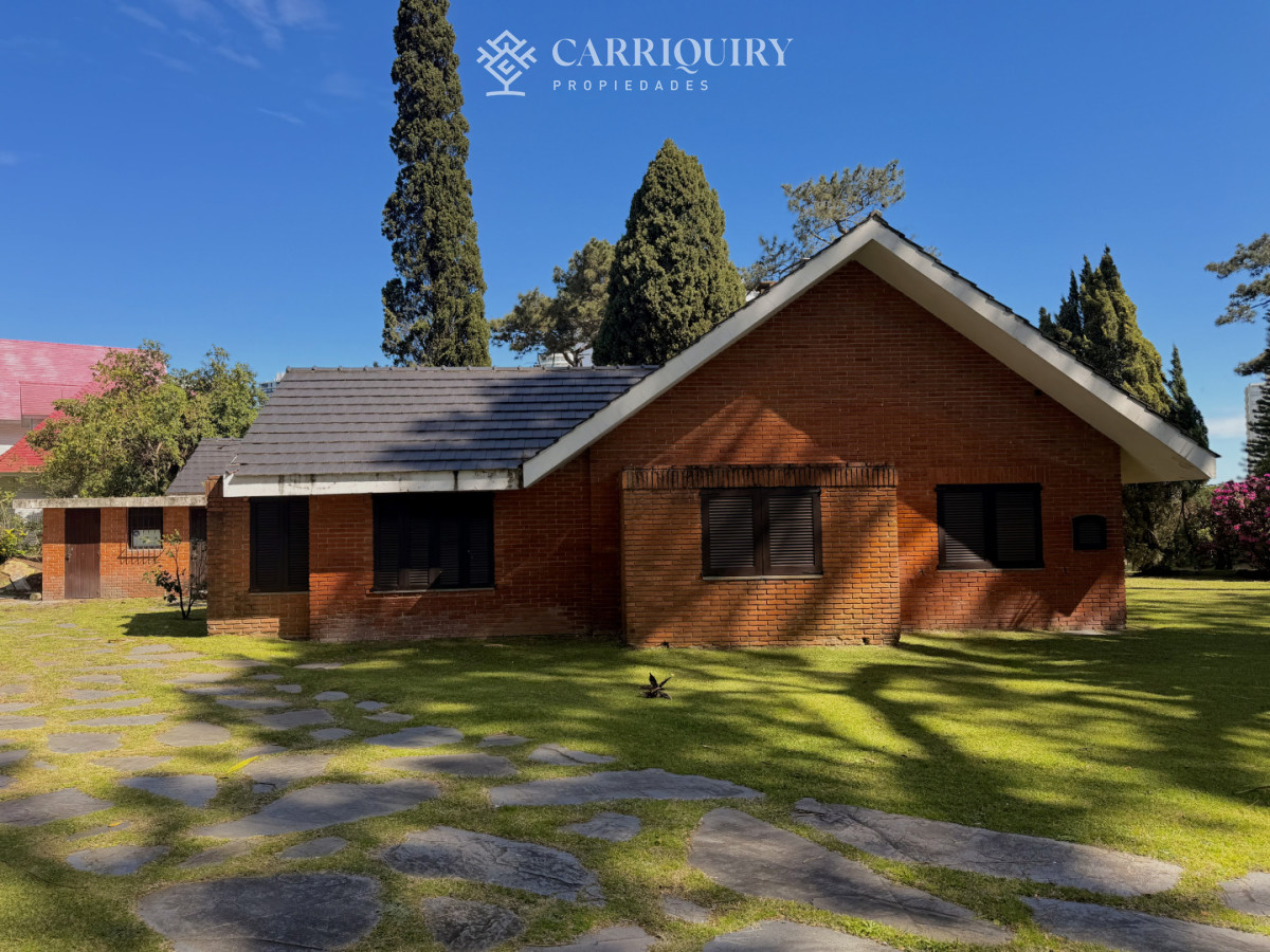 Casa ID.10637 - Casa en Venta en Playa Mansa sobre Avenida Cabildo