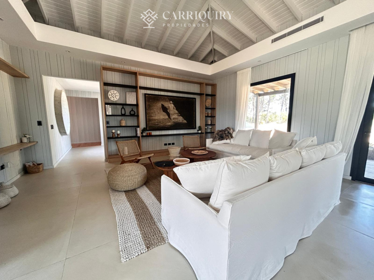 Casa ID.9364/Casa-en-alquiler-de-enero-4-dormitorios-en-San-Rafael-Punta-del-este- - Puerto Quetzal 