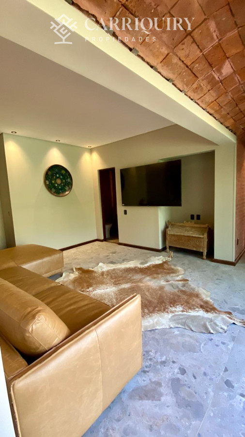 Casa ID.9040/Casa-amplia-de-4-dormitorios-en-suite-y-dependencia-de-servicio.-La-Barra--Montoya- - Casa en alquiler 4 dormitorios y dependencia. Piscina climatizada en Montoya