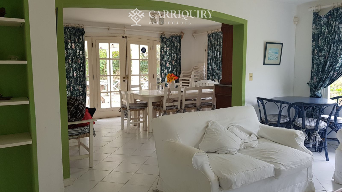 Casa ID.8127/Casa-en-alquiler-en-La-Barra-de-4-dormitorios - Gran Propiedad en Alquiler de Temporada
