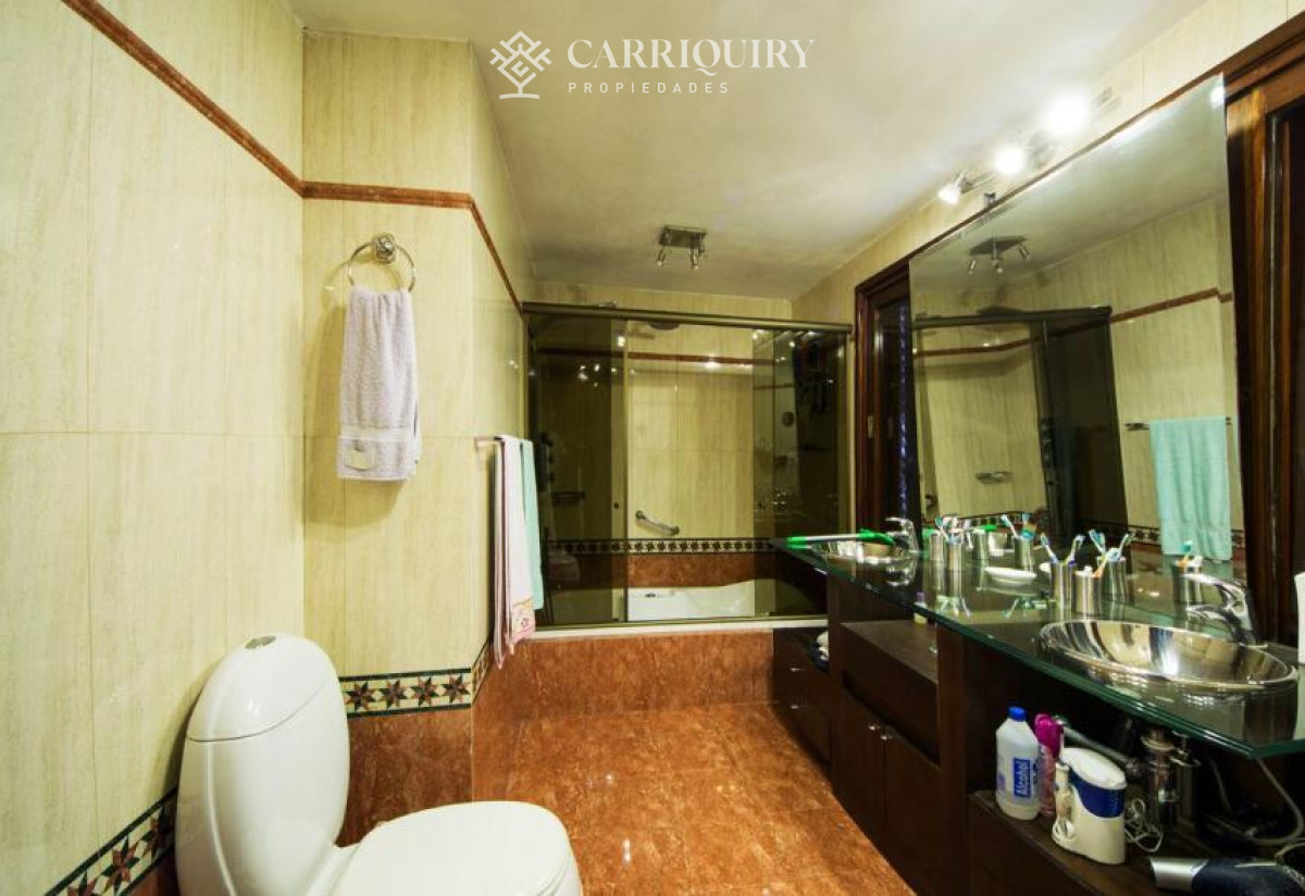 Casa ID.8802 - Excelente casa en venta de 5 dormitorios en Playa Mansa