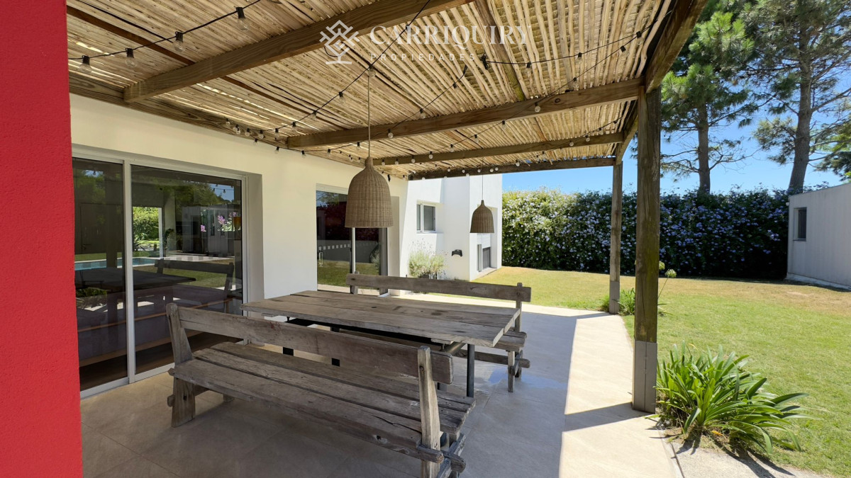 Casa ID.1222/Casa-en-alquiler-temporario-La-Juanita-3-dormitorios - Casa en alquiler temporario Lugano 3 dormitorios