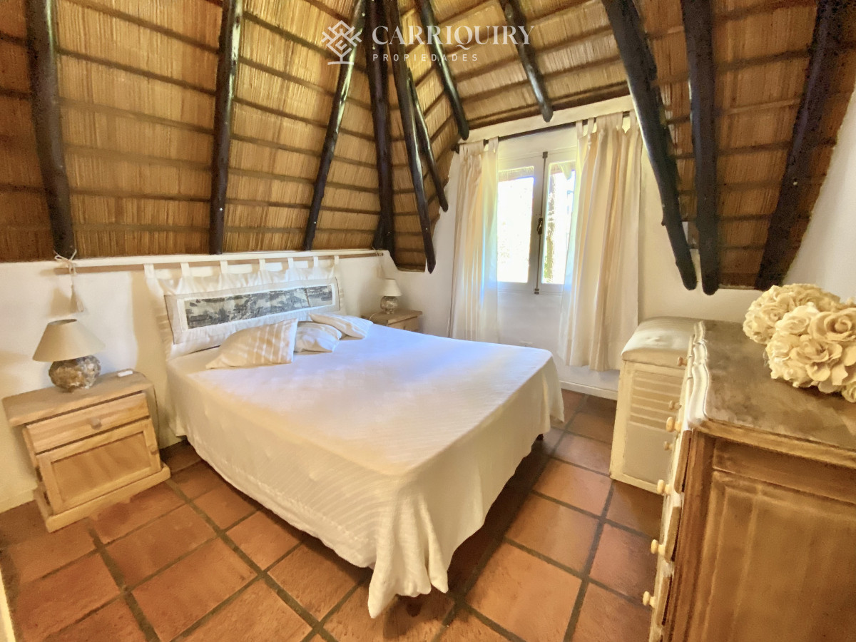 Casa ID.8552 - Venta de  casa en Pinares, cuenta con 4 dormitorios. Pinares, Punta del Este