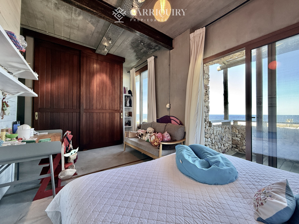 Casa ID.9058/Oportunidad-en-venta-a-estrenar-a-300-mtrs-del-Mar-En-La-Barra-- - Casa Principal con 3 dormitorios, Pisicina, Gimnasio y vista al mar en Mannatiales - El Chorro