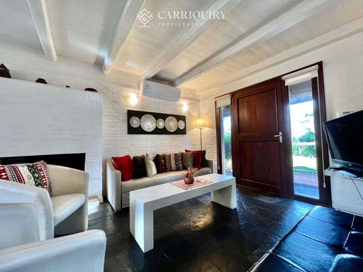 Casa ID.6809 - CASA EN VENTA 2 DORMITORIOS BARRIO PRIVADO PARQUE PINARES PUNTA DEL ESTE