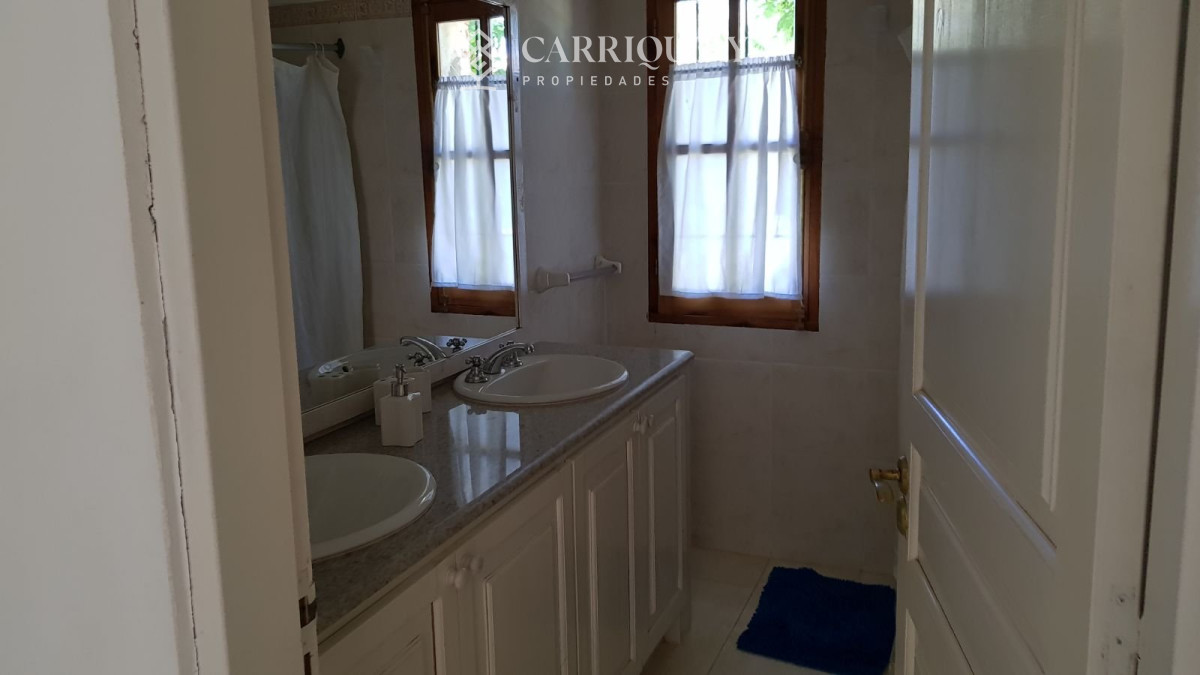 Casa ID.8019/Casa-en-alquiler-2-dormitorios-la-barra - Alquiler casa en La Barra. 5 dormitorios y 4 baños