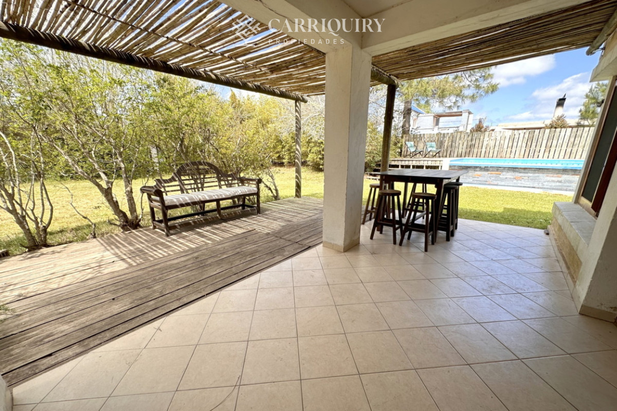 Casa ID.8425/Alquiler-Casa-3-dormitorios-mas-dependencia-San-Rafael-(Punta-del-Este) - Alquiler de temporada en hermosa casa con piscina