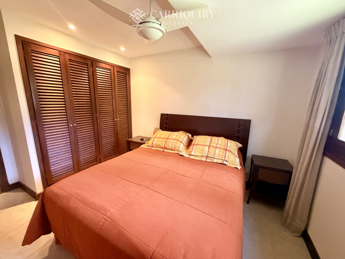 Casa ID.10637 - Casa en Venta en Playa Mansa sobre Avenida Cabildo