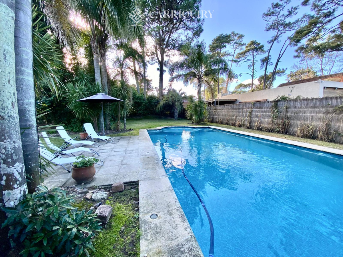 Casa ID.7989/Casa-en-La-Barra - Alquiler Casa  3 dormitorios mas dependencia San Rafael (Punta del Este)