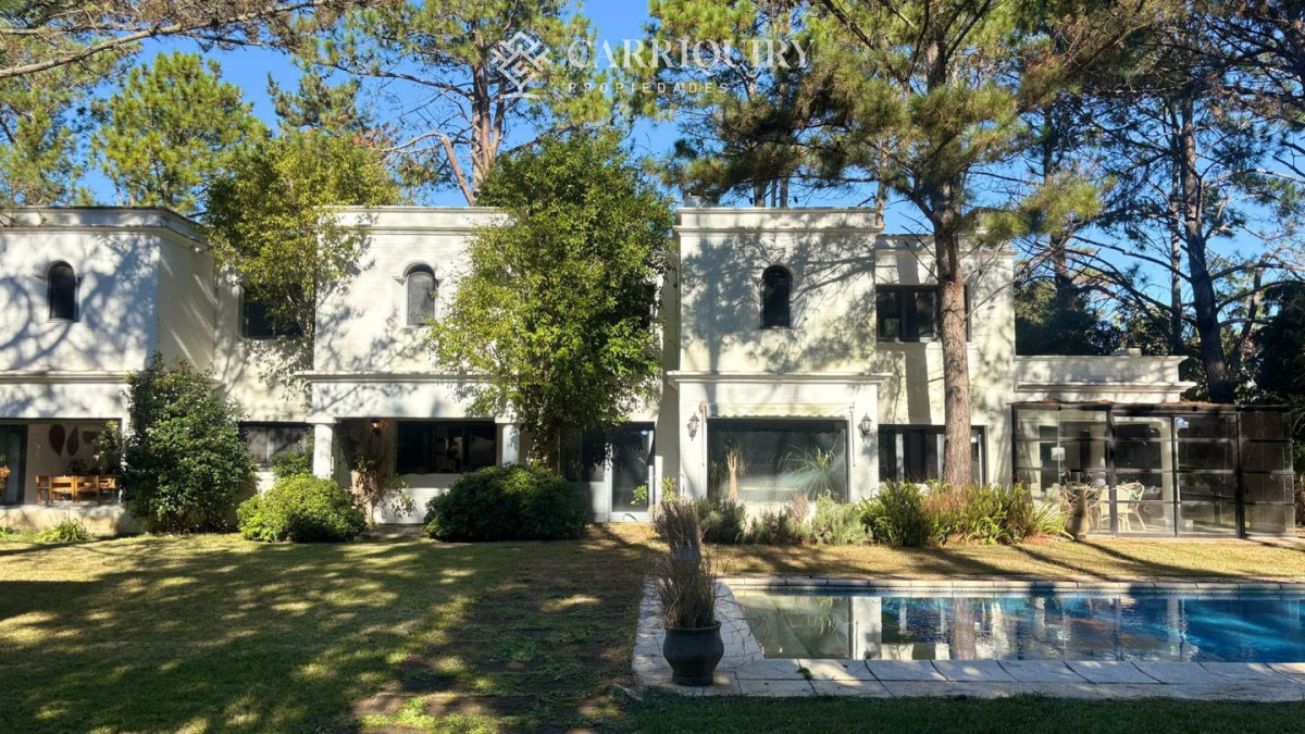 Casa ID.10645 - San Cervolo — residencia de 5 dormitorios en suite en Rincón del Indio