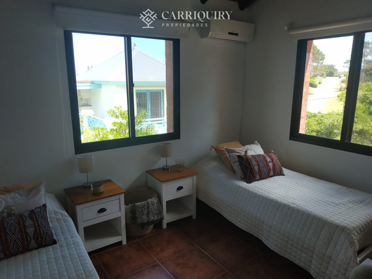 Casa ID.9609/Casa-en-venta-en-Laguna-de-los-Cisnes - CASA EN VENTA LA BARRA 