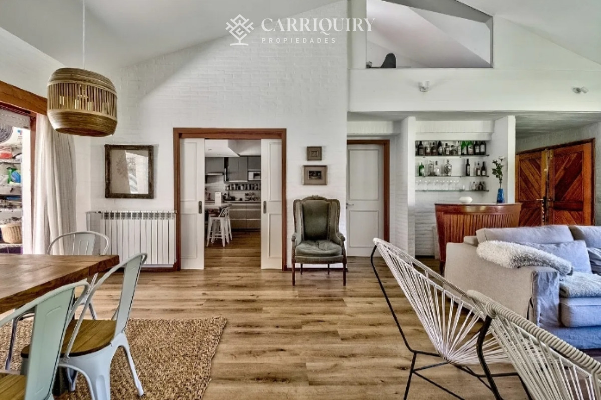 Casa ID.5780/Casa-Venta,-4-dormitorios,-La-Barra,-Uruguay - Paradas Playa Mansa Punta del este