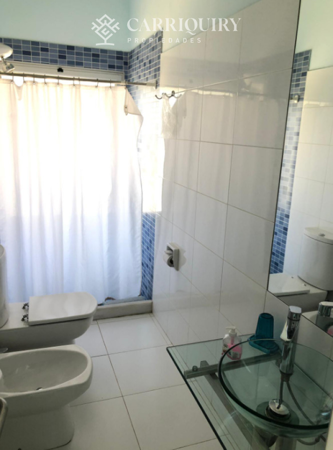 Casa ID.9039/Casa-de-2-dormitorios-en-Suite-con-piscin-y-parrillero-en-El-Chorro--Manantiales - Casa de 4 dormitorios en alquiler en Montoya